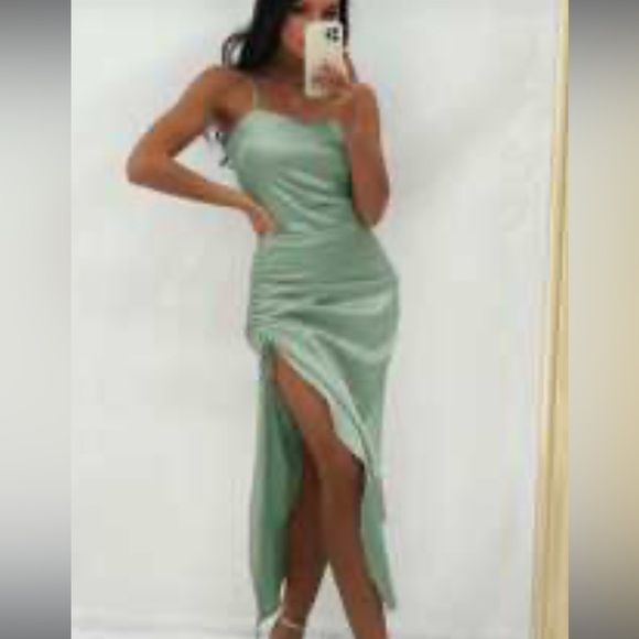 SHEIN Green Ruched Asymmetrical Gown with Spaghetti Straps - Picture 1 of 9